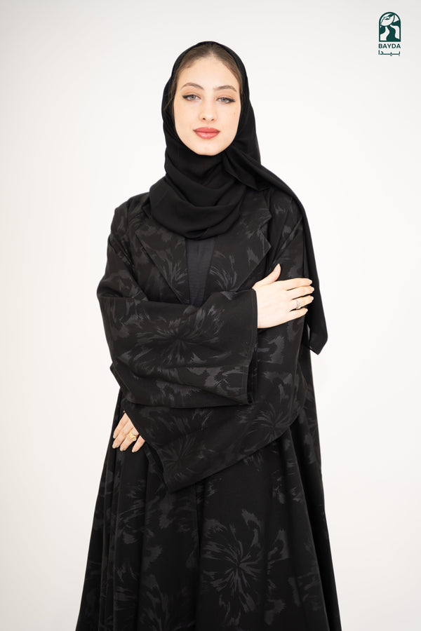 عباءة سوداء