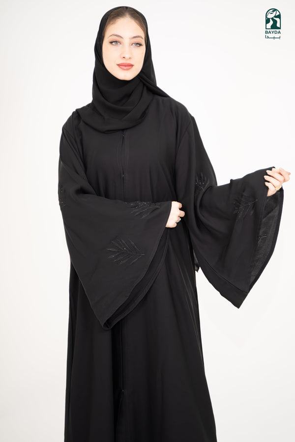 عباءة سوداء اكمام واسعة مع تطريز